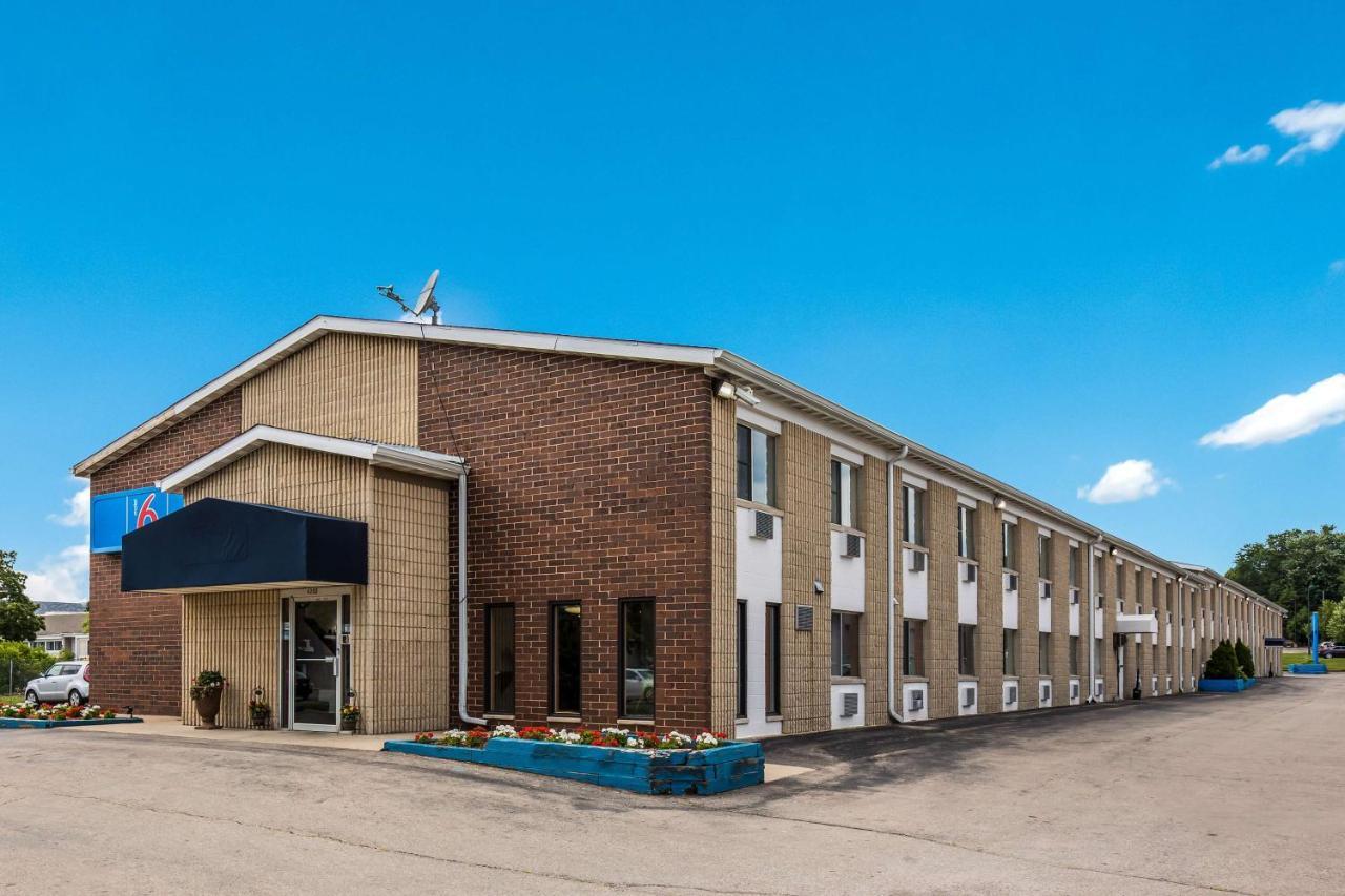 Motel 6-Madison, Wi - East Exterior photo