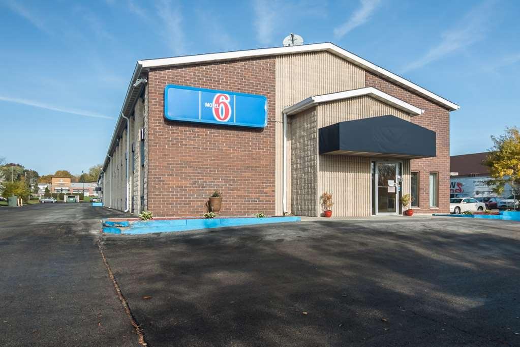 Motel 6-Madison, Wi - East Exterior photo