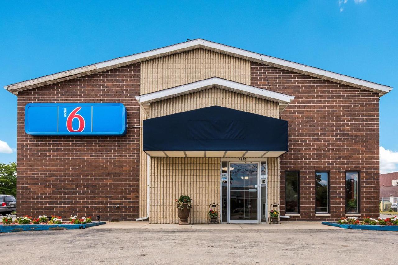 Motel 6-Madison, Wi - East Exterior photo
